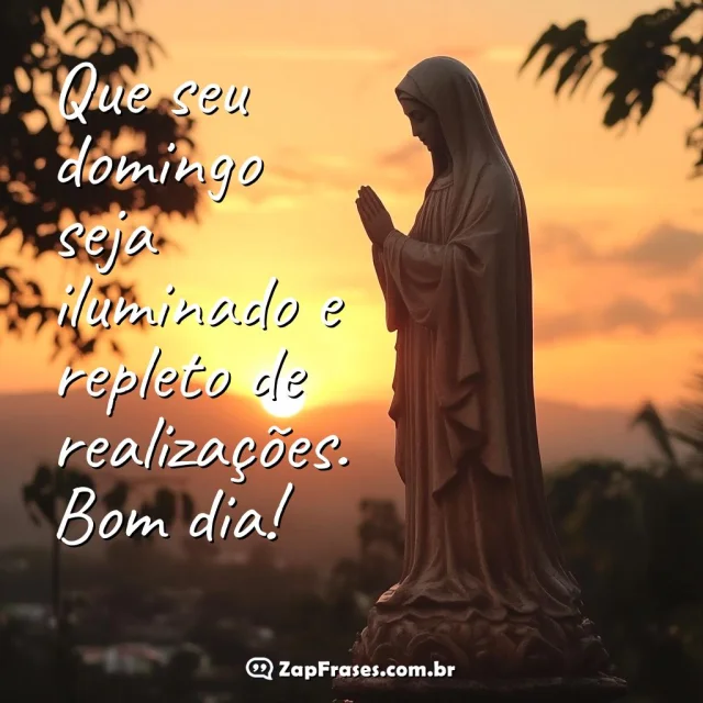 Estátua religiosa em oração ao pôr do sol com mensagem inspiradora de domingo.