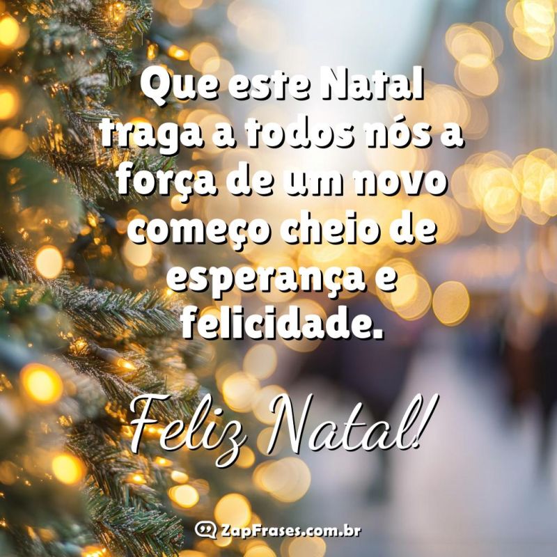 Árvore de Natal decorada com mensagem de esperança e felicidade